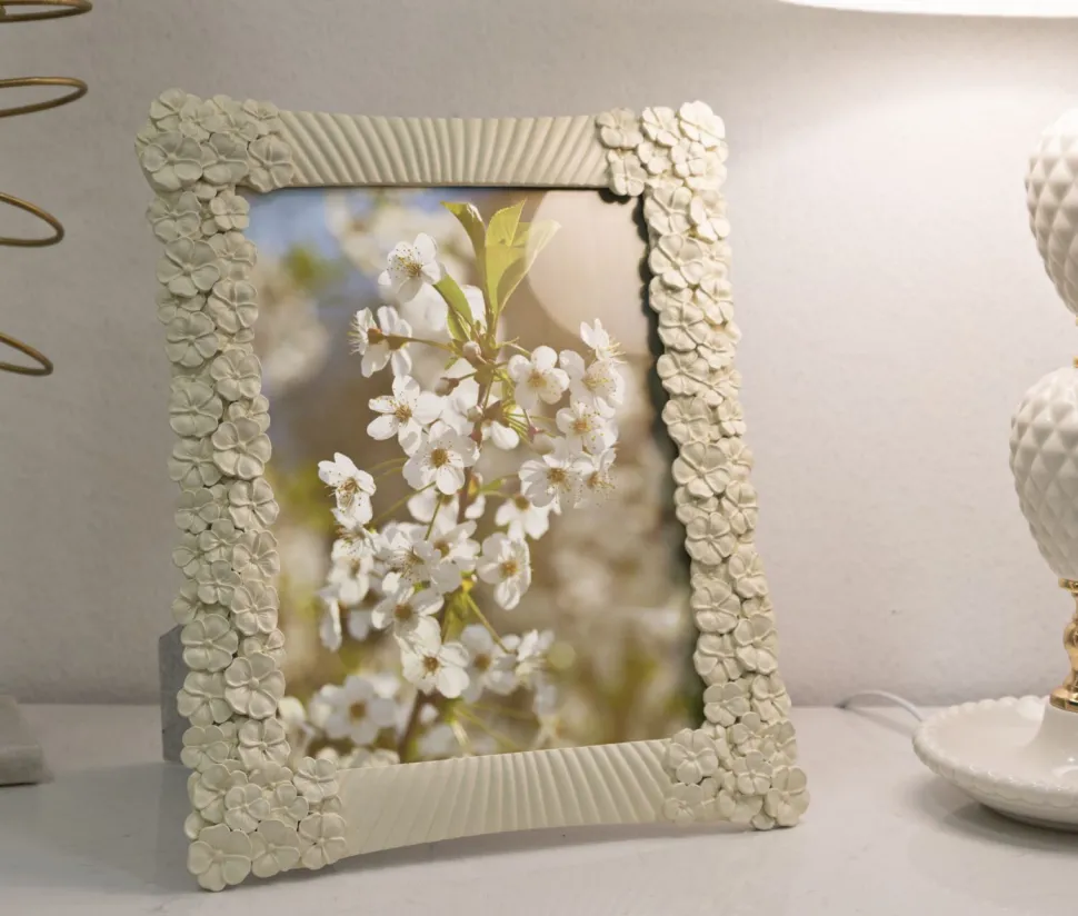 Cadre photo rectangulaire Cempalk Polyrésine finition Crème fleurs Blanches