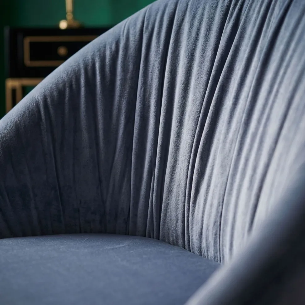 Chaise design avec dossier arrondi effet drapé Pralion Pied Or et Velours Gris