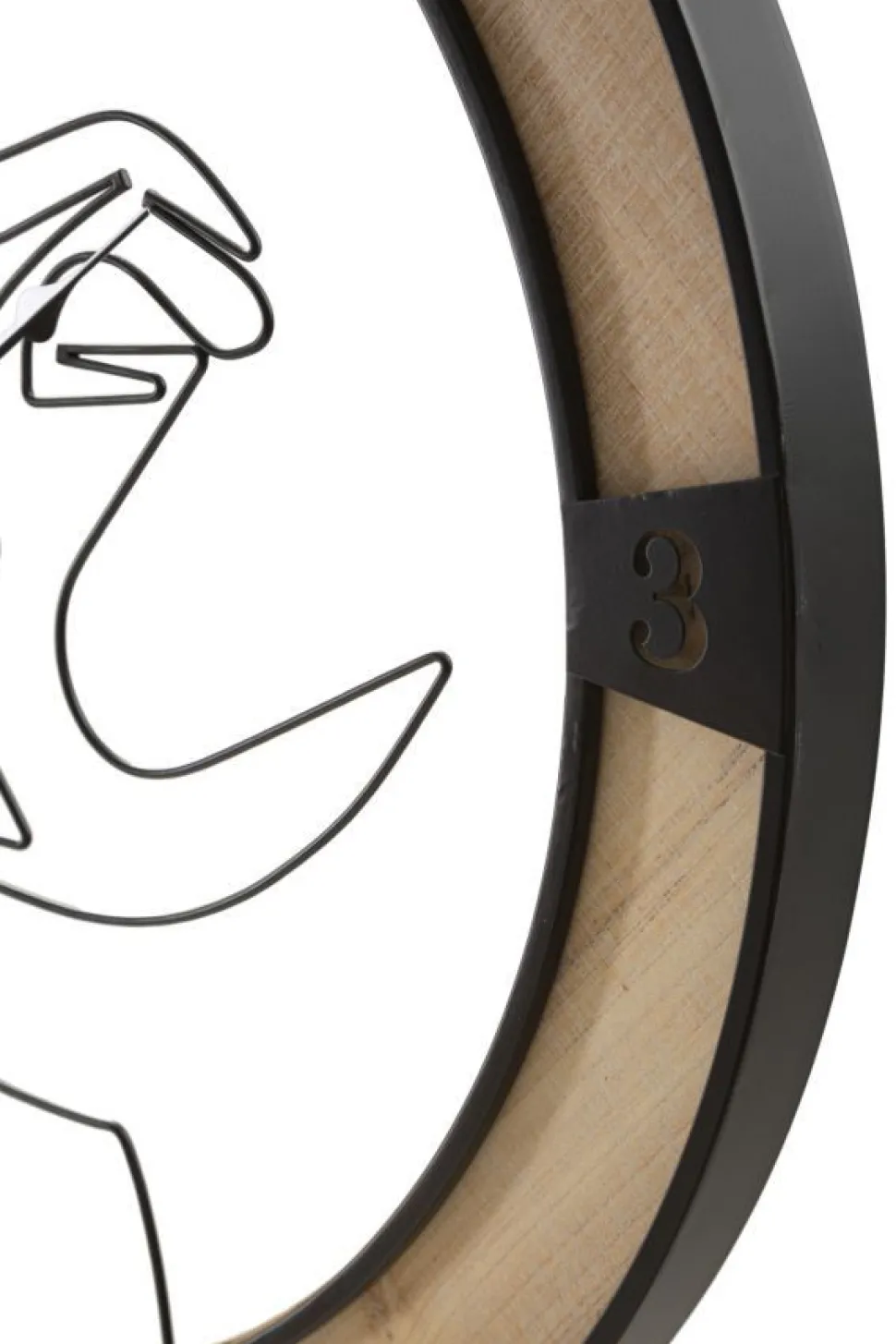 Horloge murale ronde en bois et fer avec visages stylisés