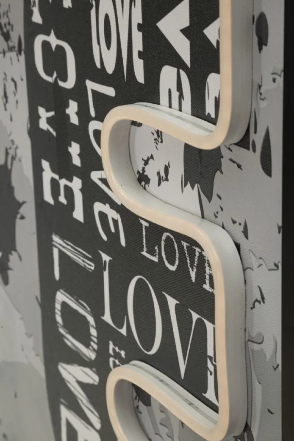 Impression sur toile LED Love Graphismes urbains et détails pop