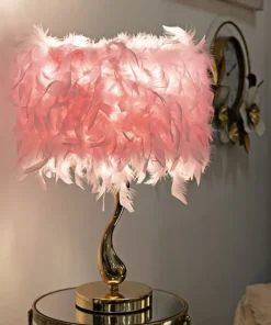 Lampe de table Chariot Métal Doré Abat-jour plumes synthétiques Roses