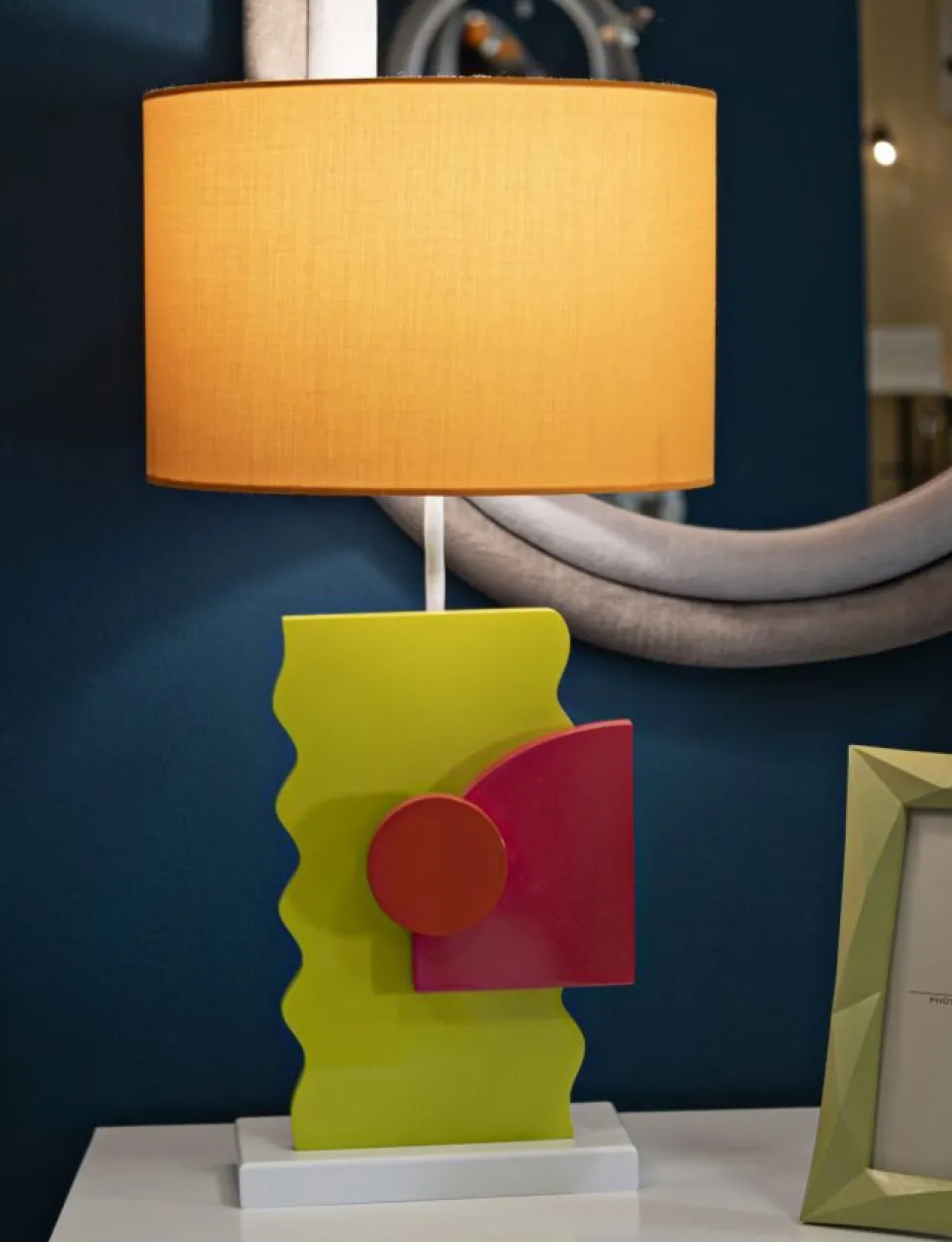 Lampe de table en M.D.F multicolore et abat-jour tissu Orange