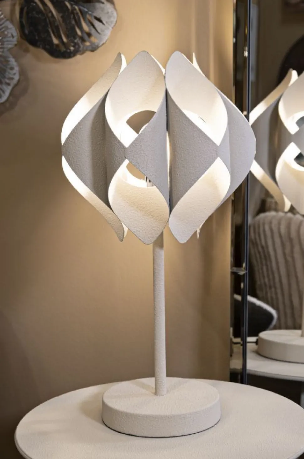 Lampe de table modèle Space Beige