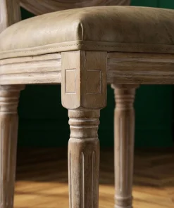 Lot de 2 chaises de style médaillon Louis XVI Bois massif patiné et Simili Taupe