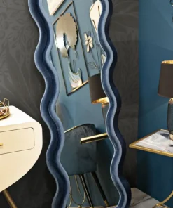 Miroir mural ondulé Emily Cadre en bois Velours Bleu