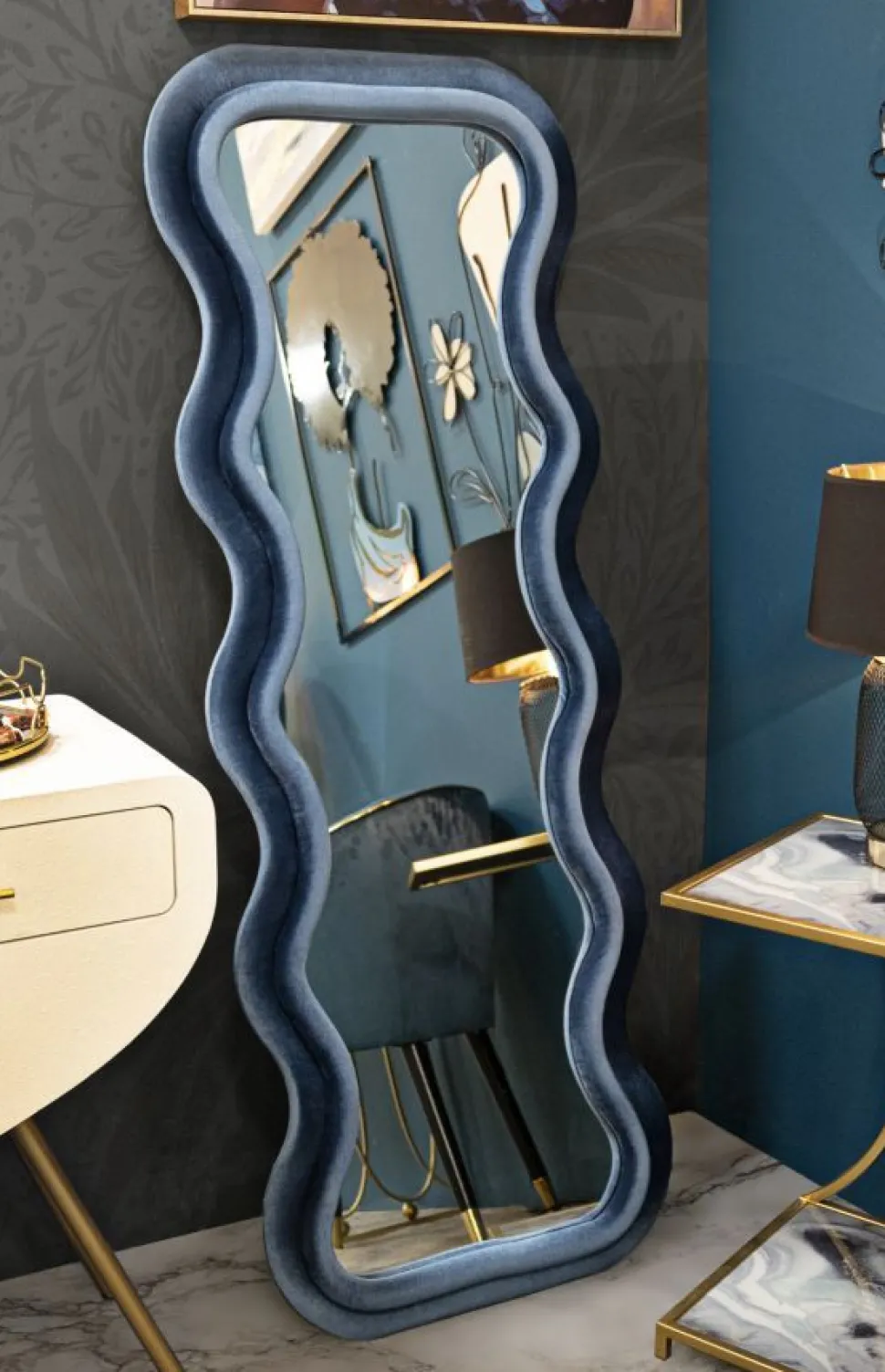 Miroir mural ondulé Emily Cadre en bois Velours Bleu