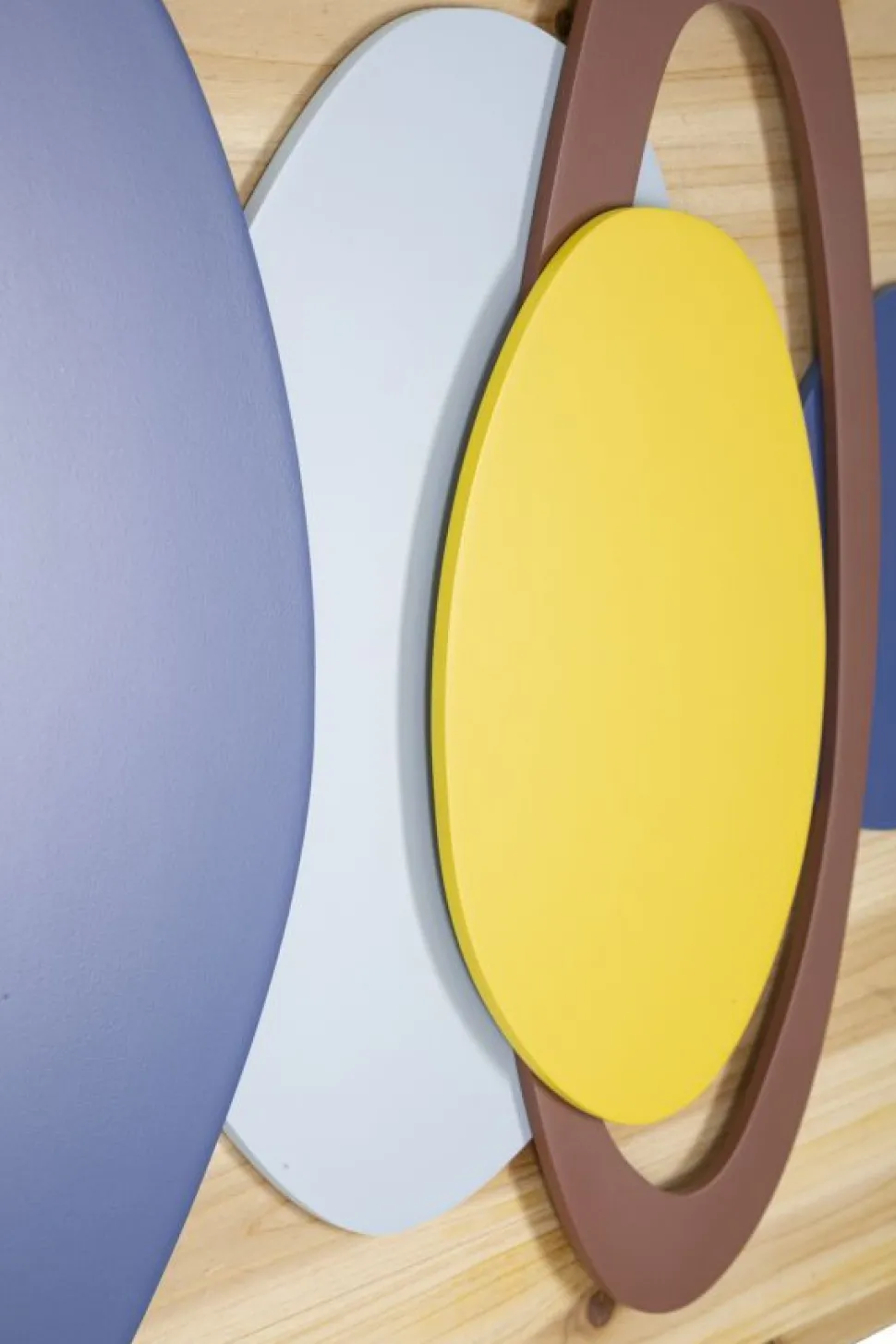 Panneau mural décoratif géométrique en métal et bois naturel multicolore