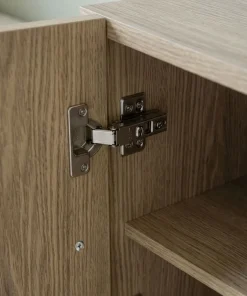 Petit buffet rétro-moderne avec portes sculptées Durand L80cm Chêne grisé