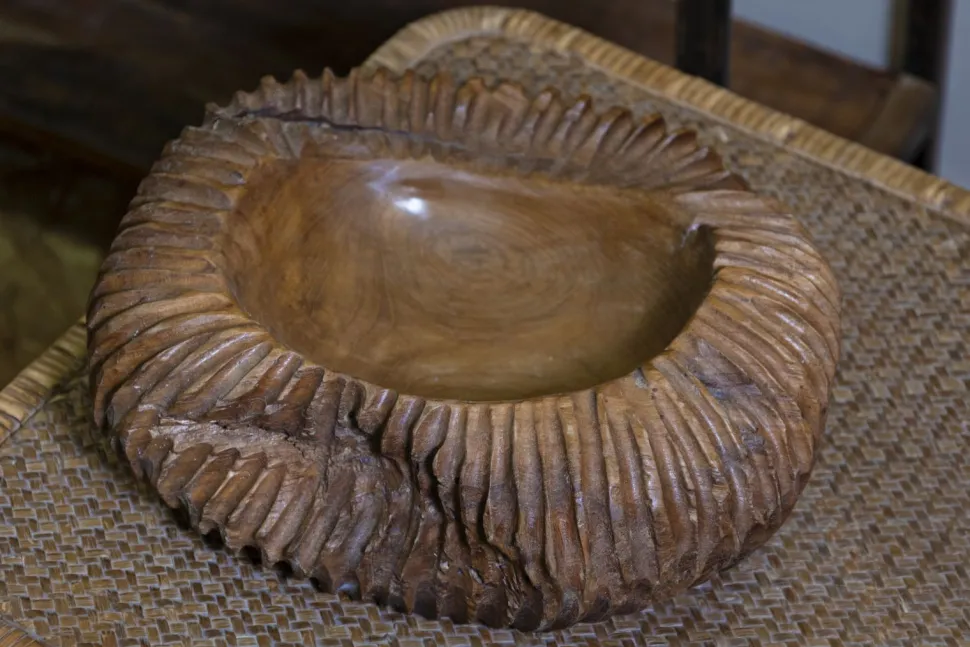Plateau sculpté Garit Teck recyclé Marron