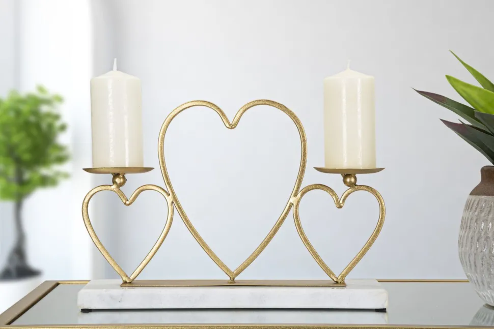 Porte-bougie en métal doré et marbre blanc design cœurs