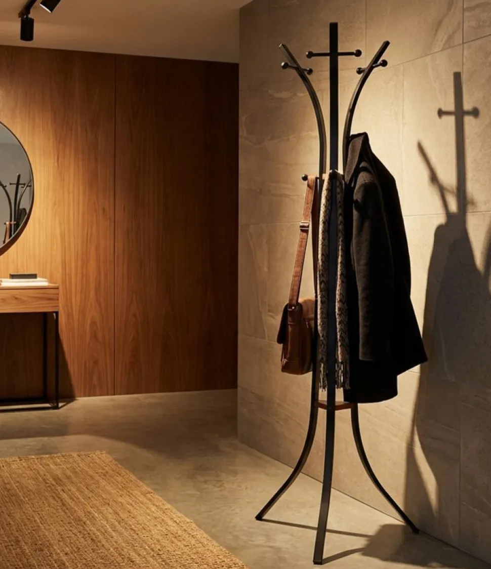Porte-manteau X design minimaliste bois Noir et accents Orange