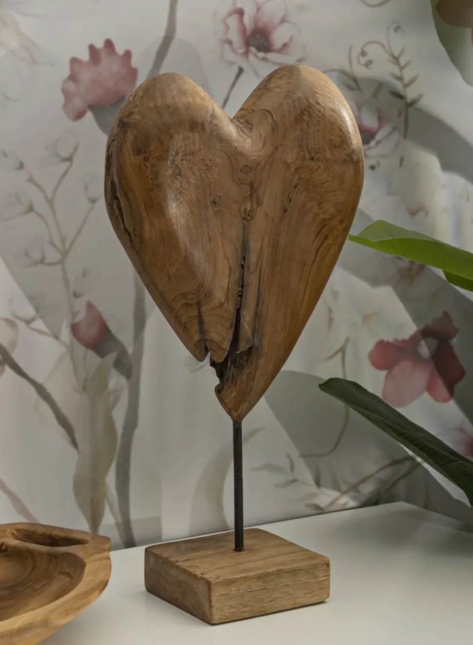 Sculpture en cœur Teck recyclé marron