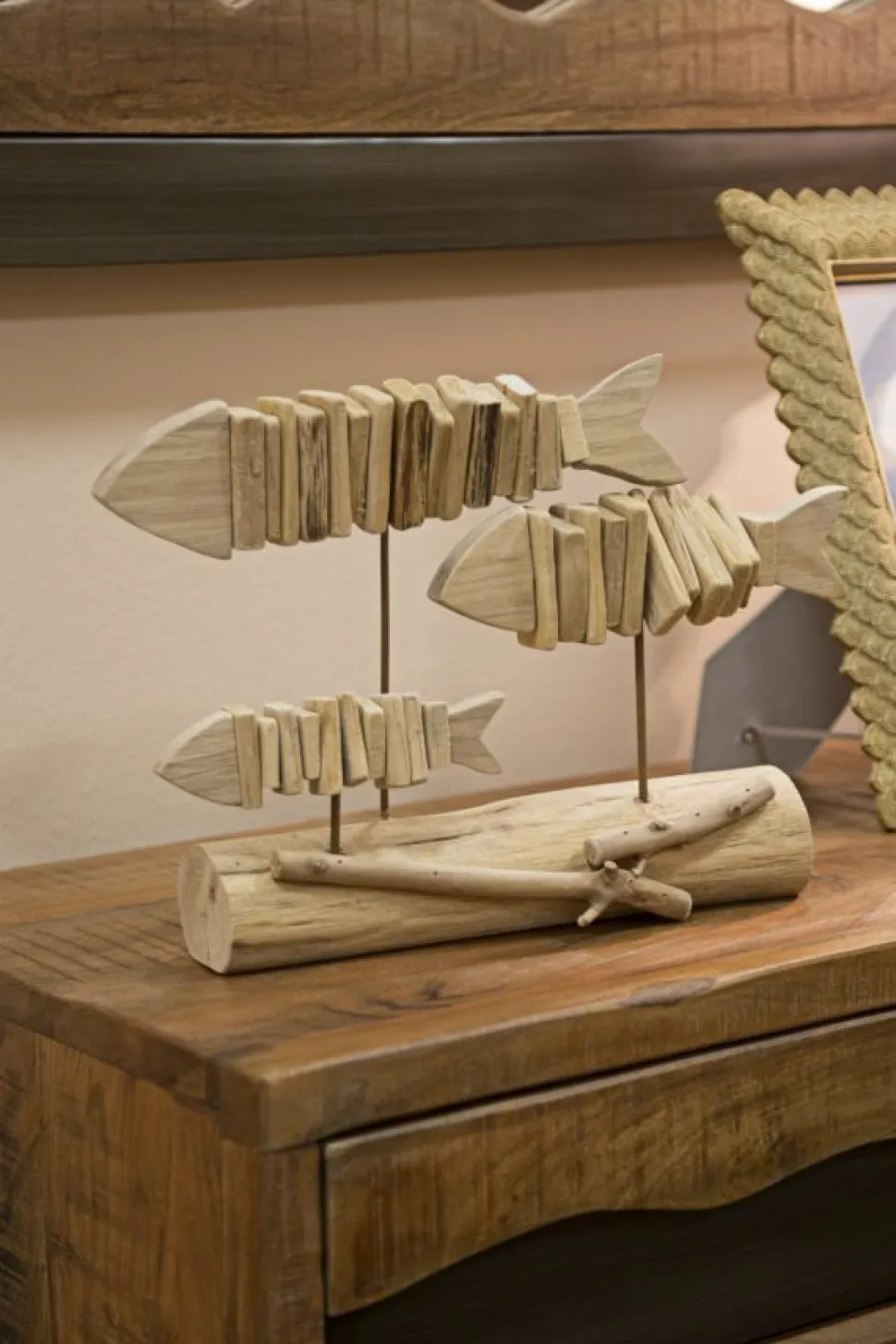 Sculpture poisson en bois massif socle bois naturel