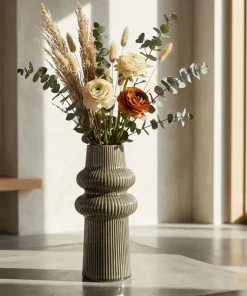 Vase Armony sculptural en céramique marron