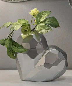 Vase cœur en résine argentée