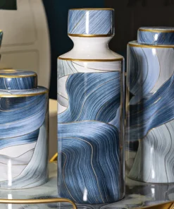 Vase en céramique décoré avec couvercle finitions dorées
