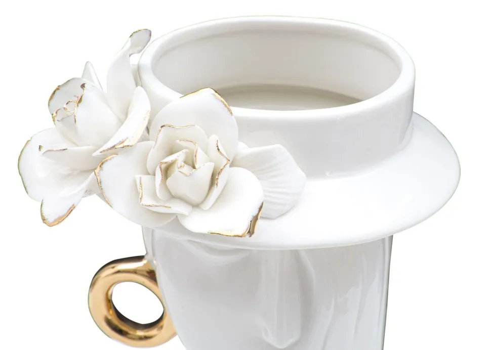 Vase femme porcelaine blanche décorations dorées
