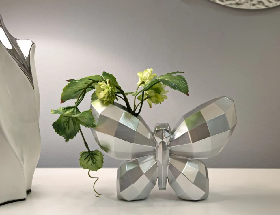 Vase Papillon en Résine Argentée