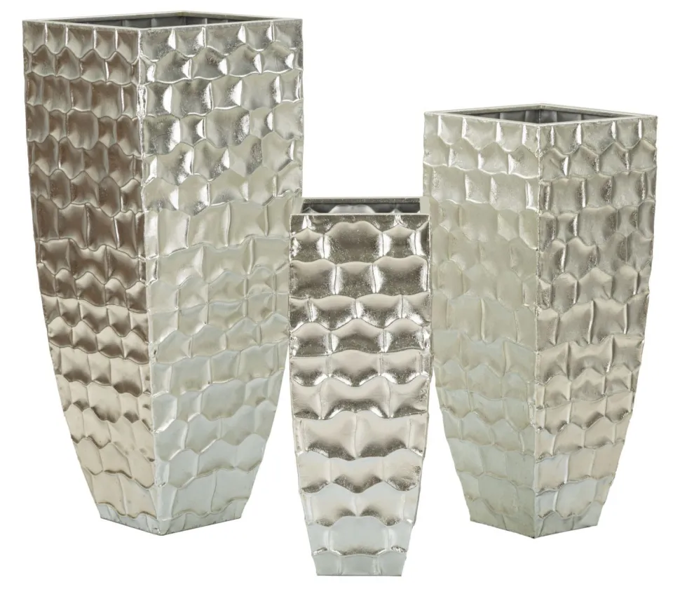 Vases ronds en métal argenté avec motifs en relief Set de 3